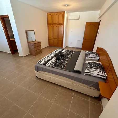 Villa Kyrenia/alsancak 4-room With Private Pool *