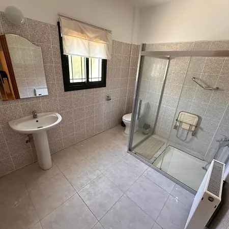 Kyrenia/alsancak 4-room With Private Pool * Kyrenia (Northern Cyprus)