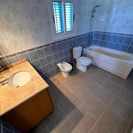 Kyrenia/alsancak 4-room With Private Pool קיירניה