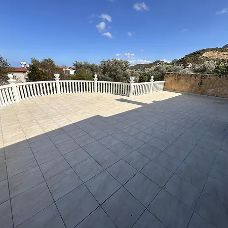Kyrenia/alsancak 4-room With Private Pool كيرينيا