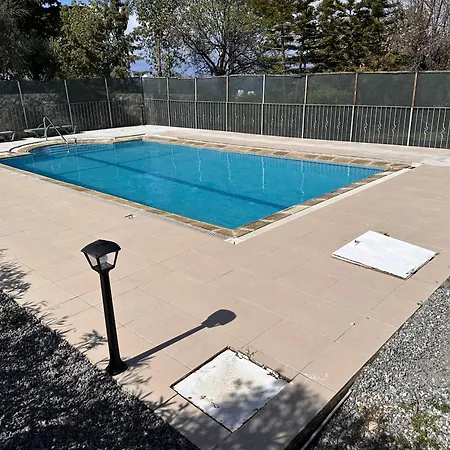 Kyrenia/alsancak 4-room With Private Pool קיירניה