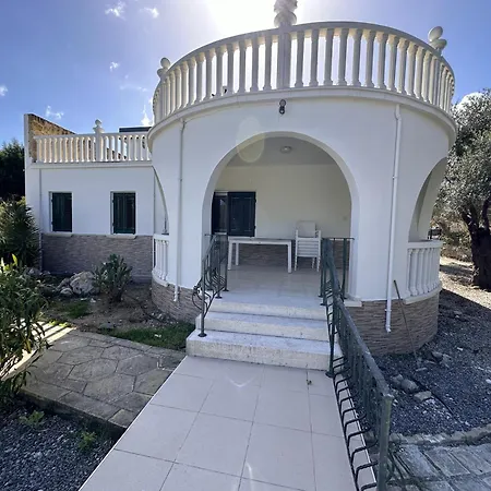 Kyrenia/alsancak 4-room With Private Pool *